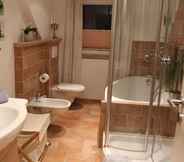 In-room Bathroom 3 FeWo Goslar