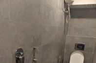 In-room Bathroom ADB Rooms Hotel Nazeer