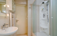 In-room Bathroom 5 Apartment Vala