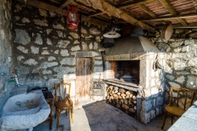 Lobi Village house Ana Dubravica