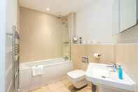 Phòng tắm bên trong 2 Bedroom Apartment on Homerton Road