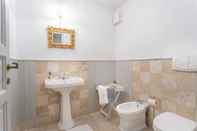 In-room Bathroom Gorizia Sweet Minihouse with Parking