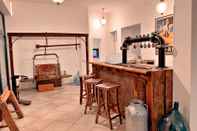 Bar, Cafe and Lounge L'Ennesima Osteria con Alloggio - Bike Hotel