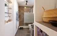 In-room Bathroom 3 Madonella Apartment con terrazzo