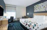Bedroom 2 La Quinta Inn & Suites by Wyndham Manassas Va-Dulles Airport