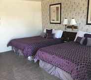 Bedroom 5 Holiday Lodge Motel