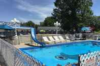 Swimming Pool Holiday Lodge Motel