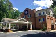 Exterior InTown Suites Extended Stay Atlanta GA - Sandy Springs