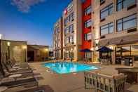 Swimming Pool Best Western Plus Executive Residency Rigby's Water World Hotel
