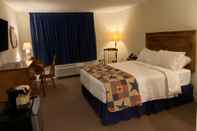 Bedroom Country Inn of Hazlet