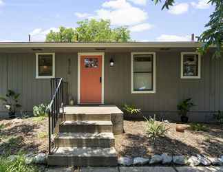 Exterior 2 The Tire Swing - Modern 3BD - Gourmet Kitchen - Awesome Local