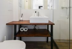 In-room Bathroom 7 oompH Koszyki Luxurious Apartments