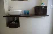 Toilet Kamar 7 SimplyHosted Apartamento Rosario