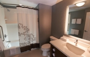 In-room Bathroom 2 Residence Inn by Marriott Providence Lincoln