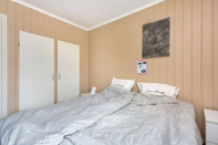 Bedroom StayPlus 3BR City Apartment With Garden