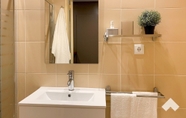 In-room Bathroom 3 Graca1 · Apartment 92 · Your Home in Lisbon