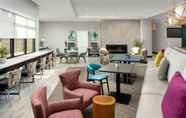 Bar, Cafe and Lounge 2 Home2 Suites by Hilton Denver Northfield