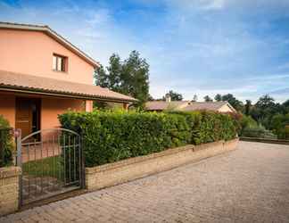 Exterior 2 Lovely Holiday Home in Sorano With Swimming Pool