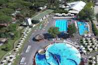 Kolam Renang Spina Family Camping Village