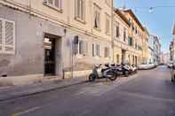 Exterior Piazza della Repubblica & Cisternone Apartment