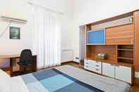 ห้องนอน Vittorio Emanuele & Via Roma Colorful Apartment