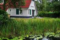 Exterior Spacious Home With a Garden Near the Langweerder Wielen