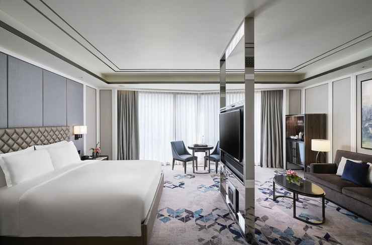 BEDROOM Hotel Okura Manila