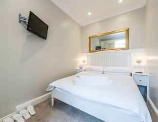 Bedroom 2 Stylish Apartment,12 Minutes Tube to Oxford Street,central London,ac,free Wifi