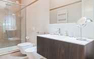 In-room Bathroom 5 San Fermo Luxury Apartment