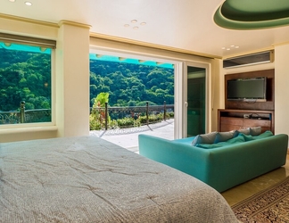 Lainnya 2 Luna Suite With two King Size Beds, With Walk out Terrace Overlooking the Beach