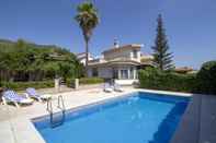 Swimming Pool Villa Del Mamut