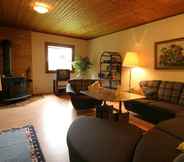 Lobby 7 Wooden Bungalow With Oven, in Oberharz Near a Lake