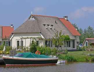 Exterior 2 Country House With a Terrace Near the Langweerder Wielen