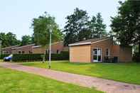 Exterior Detached Bungalow With a Dishwasher at 21 km From Leeuwarden