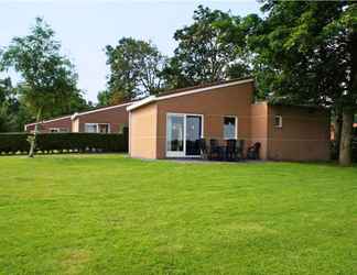 Exterior 2 Detached Bungalow With a Dishwasher at 21 km From Leeuwarden