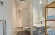 In-room Bathroom 4 Semi-detached House in Vrouwenpolder About 800 Meters From the Beach