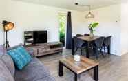 Common Space 4 Modern Chalet With Dishwasher, Only 18 km. From Rotterdam