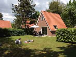 Bangunan 4 Comfortable Holiday Home Near the Langweerder Wielen