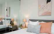 Kamar Tidur 3 The East End Apartments by Urban Rest