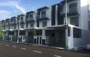 Exterior 2 Kota Laksamana Comfortable Crowd by Step-In