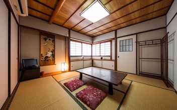 Bedroom 4 Bonsai Shimonoseki