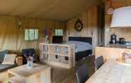 Bilik Tidur 3 Atmospheric Tent Lodge With Dishwasher, in Twente