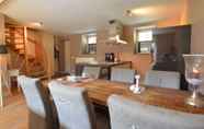 Kamar Tidur 4 Stunning Holiday Home Near Forest in Slenaken