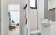 Toilet Kamar 2 Modern House With Beautiful Terrace, Near Almelo