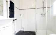 In-room Bathroom 6 Detached, Light Chalet With Dishwasher not far From Hoorn