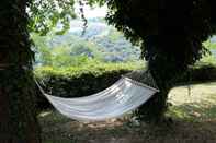 Bên ngoài Stone House in the Green Rolling Hills of the Apennines With Garden