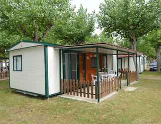 Exterior 2 Comfy Chalet With Terrace in an Area Near the sea