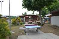 Ruang untuk Umum Comfy Chalet With Terrace in an Area Near the sea