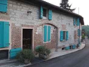 Exterior 4 Rustic Apartment in a Farmhouse in Camino-ombra