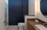 Phòng tắm bên trong 5 Fairfield Inn & Suites by Marriott Morristown